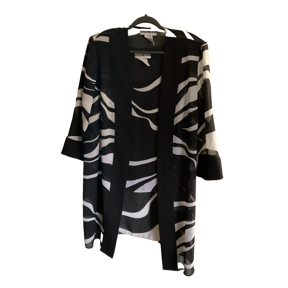 Dana Kay Women's 18W 2-Piece Black White Blouse Set Wave Design Lightweight - Picture 1 of 12